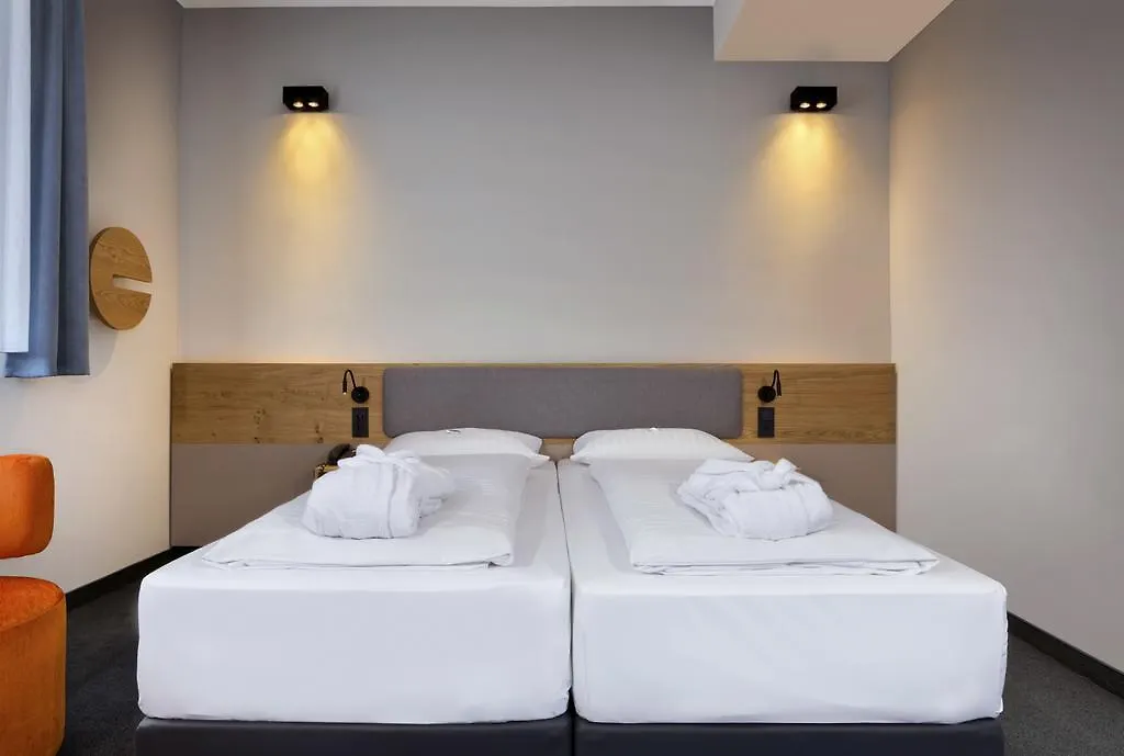 Intercityhotel Muenchen 4*, Mnichov