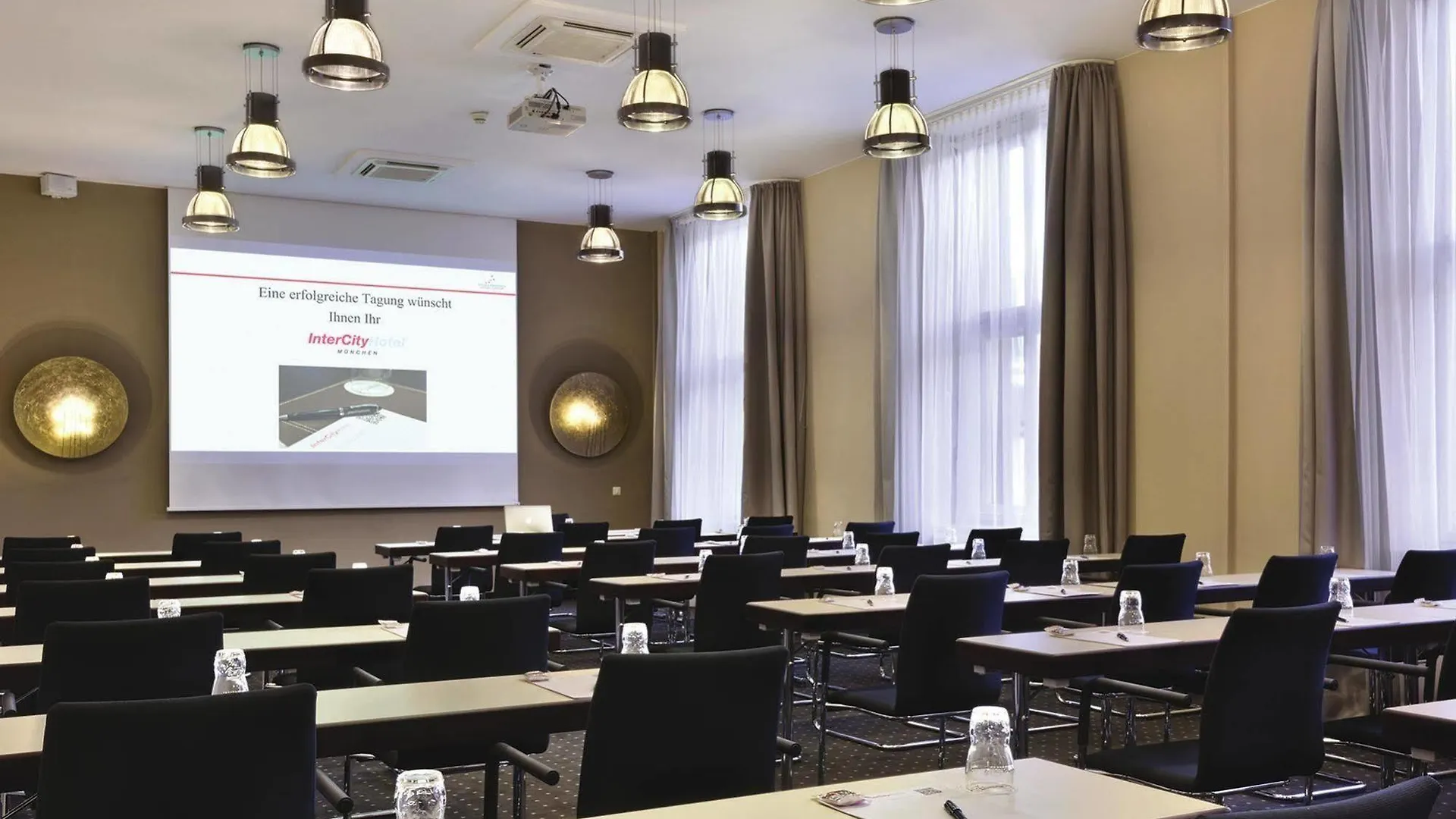 Intercityhotel Muenchen 4*, Mnichov Německo